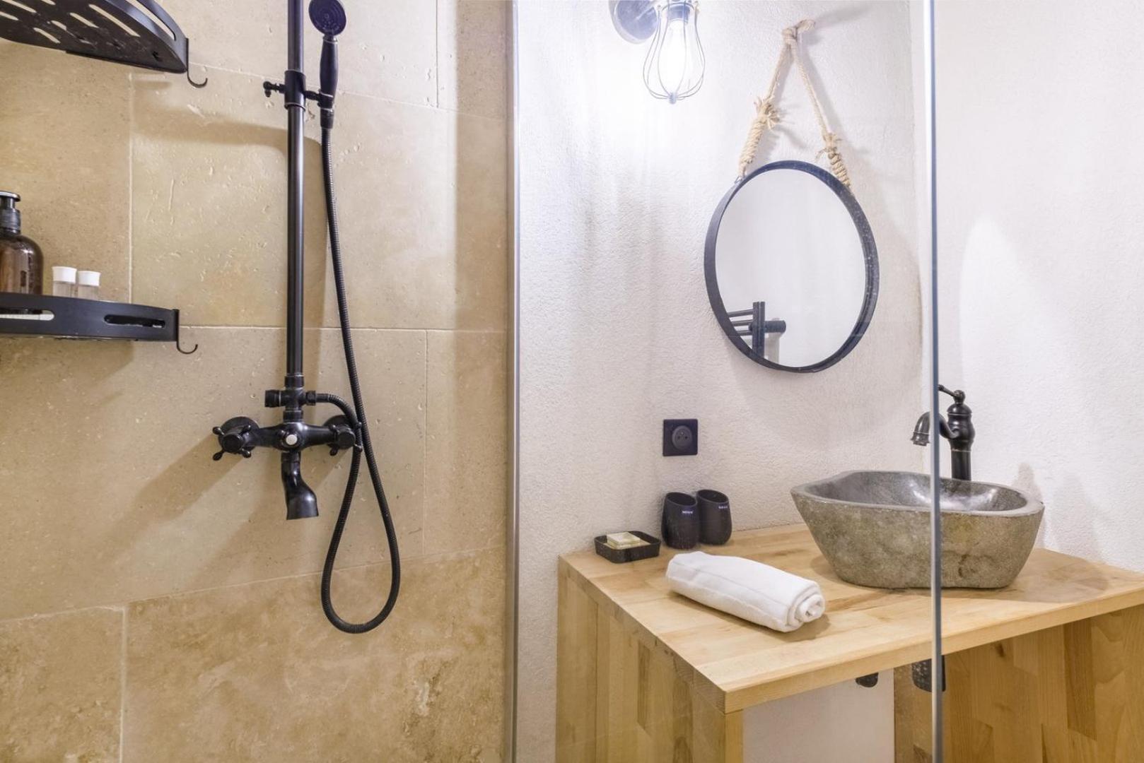 Charmant Appartement - Saint Paul De Vence Village ภายนอก รูปภาพ